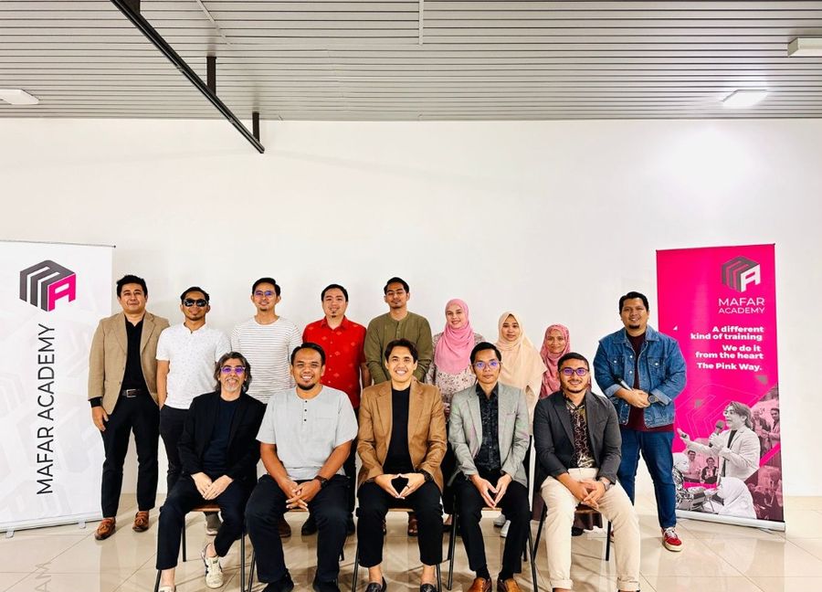 Group photo after a workshop