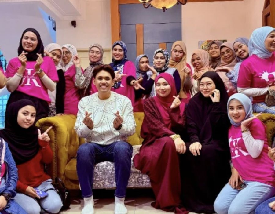 Group photo with participants of a public workshop